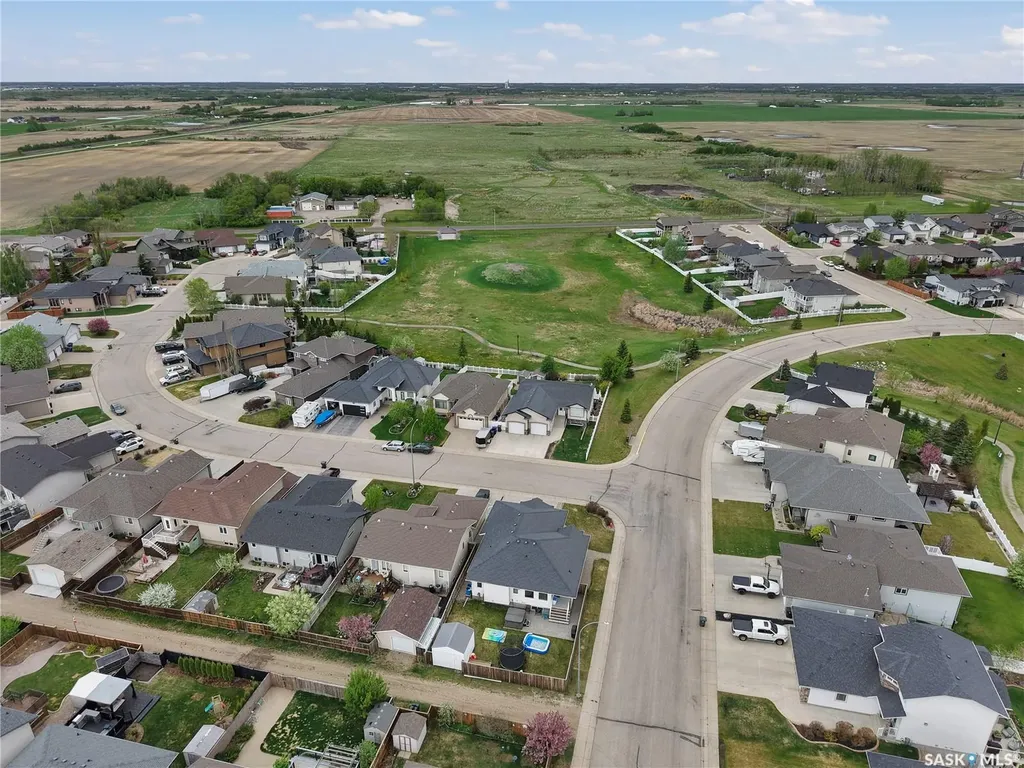 201 Brookside Court Warman SK S0K 0A1