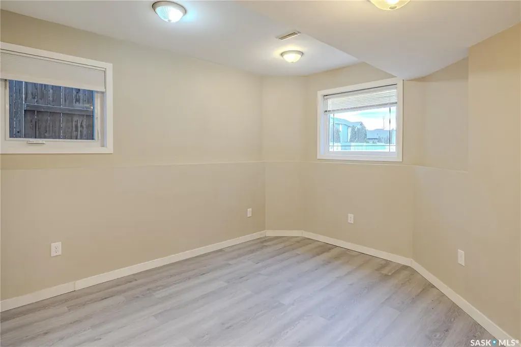254 Macinnes Street Saskatoon SK S7T 0T2