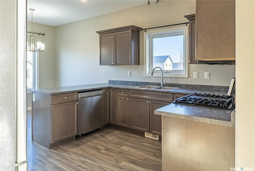254 Macinnes Street Saskatoon SK S7T 0T2