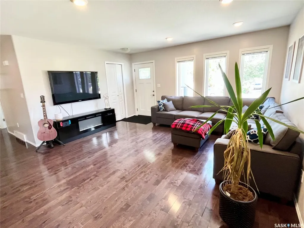 424 3rd Avenue W Unity SK S0K 4L0
