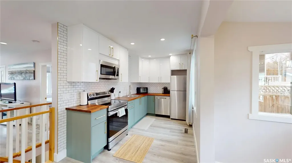 1232 2nd Avenue N Saskatoon SK S7K 2E4