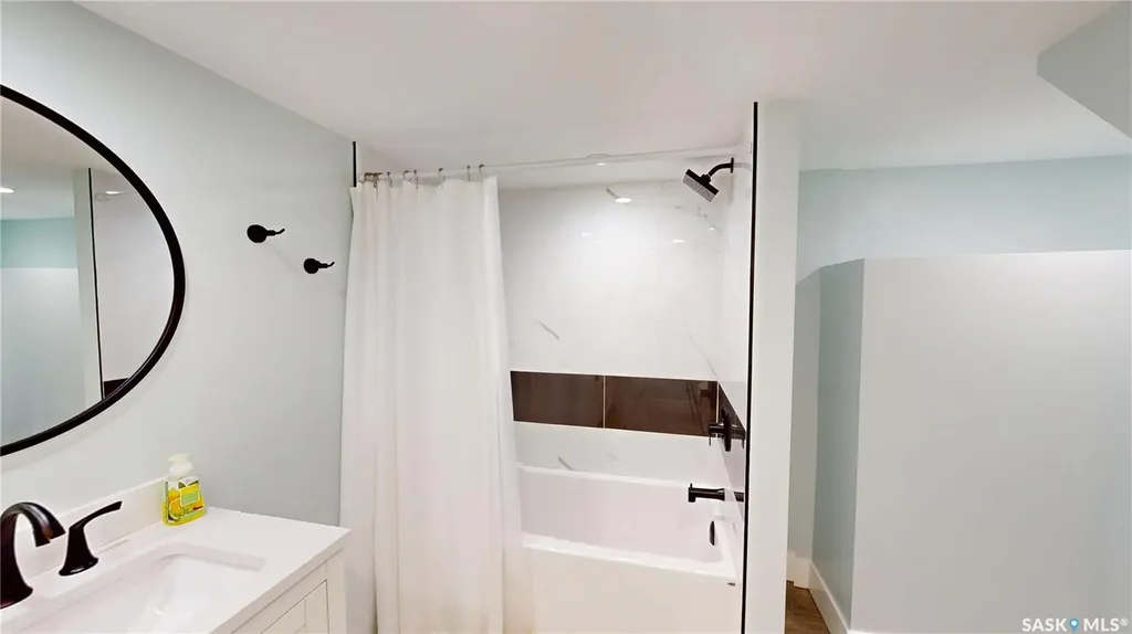 1232 2nd Avenue N Saskatoon SK S7K 2E4