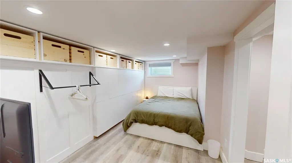 1232 2nd Avenue N Saskatoon SK S7K 2E4