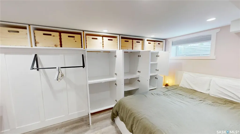 1232 2nd Avenue N Saskatoon SK S7K 2E4