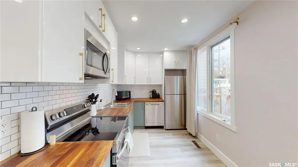 1232 2nd Avenue N Saskatoon SK S7K 2E4