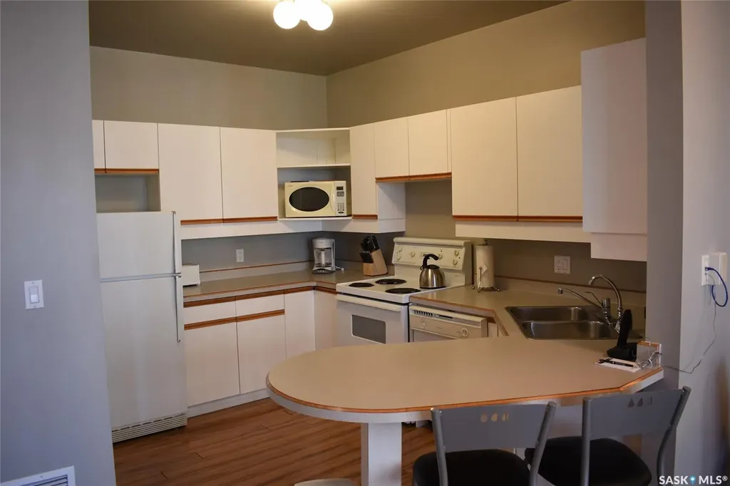 1867 Hamilton Street Regina SK S4P 2C2
