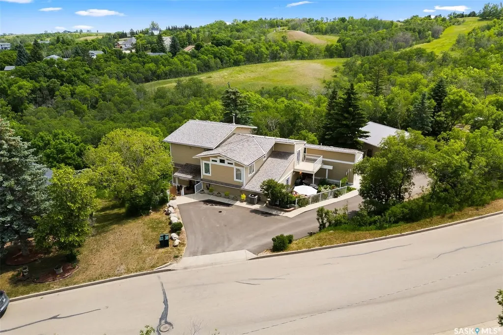 475 James Street S Lumsden SK S0G 3C0