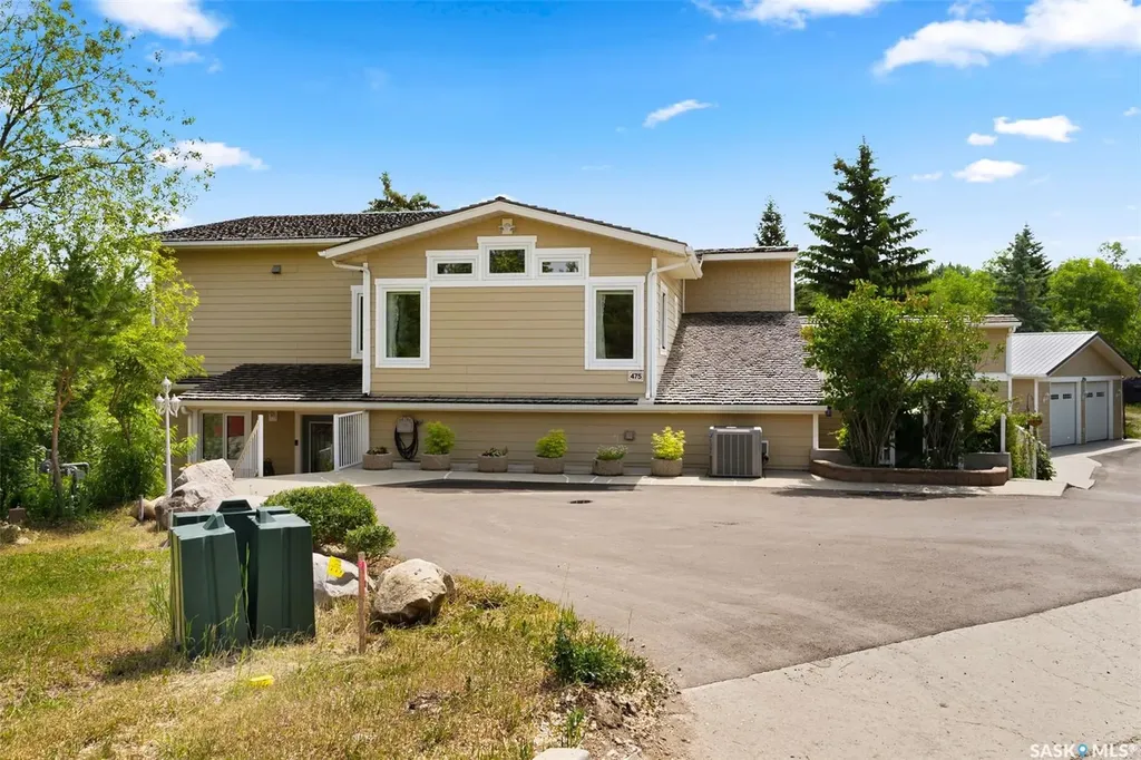 475 James Street S Lumsden SK S0G 3C0