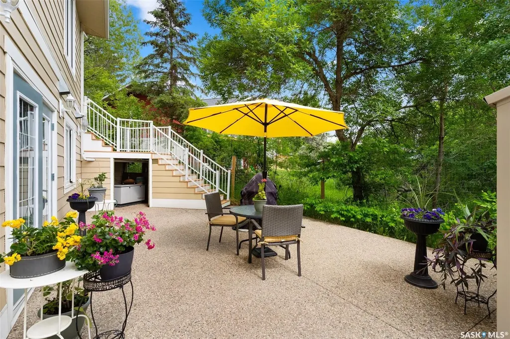 475 James Street S Lumsden SK S0G 3C0
