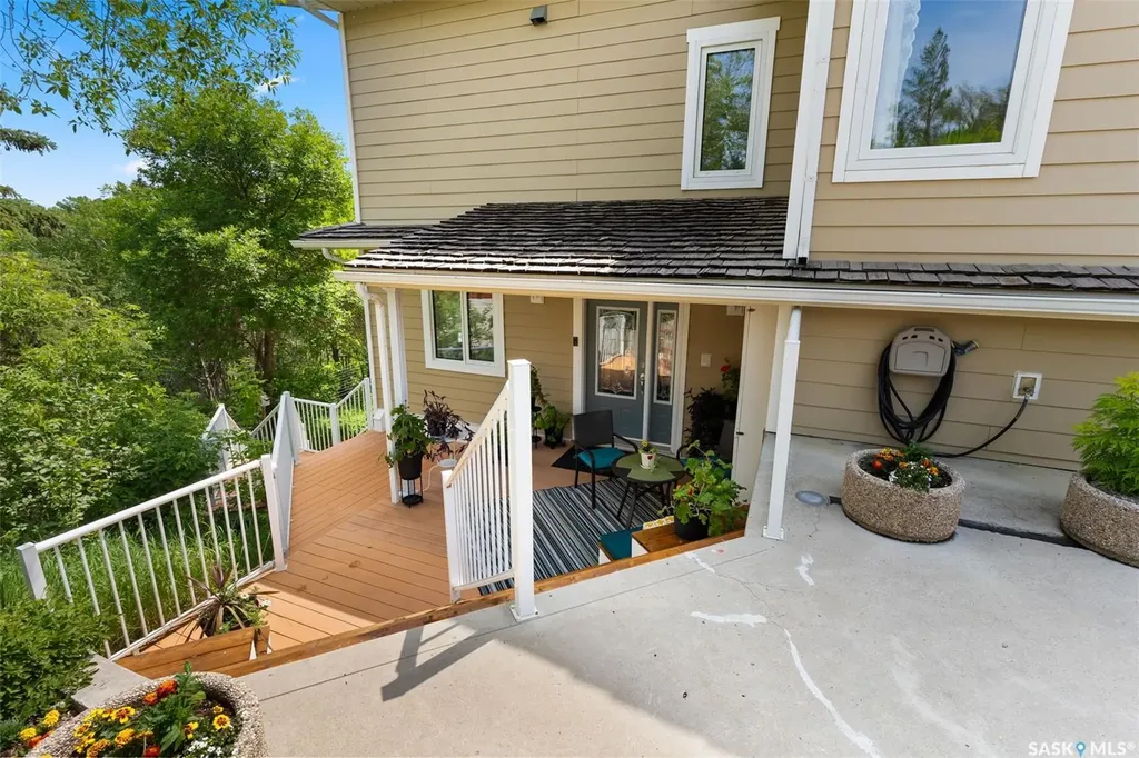 475 James Street S Lumsden SK S0G 3C0