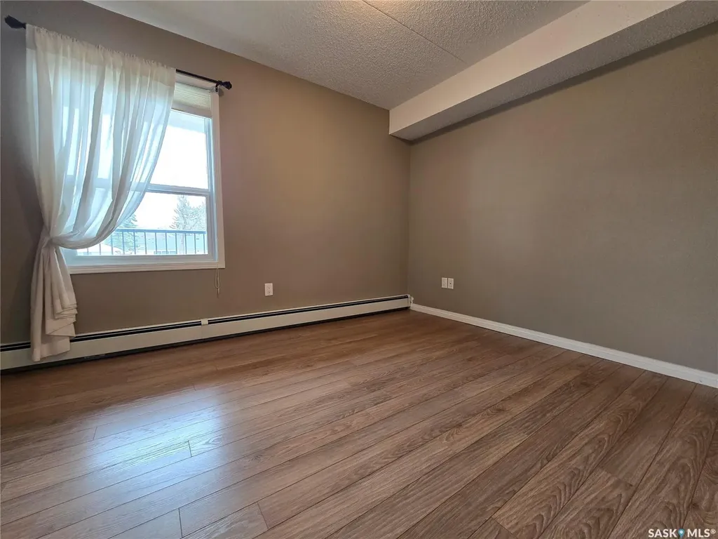 505 Bannerman Street Weyburn SK S4H 1V5