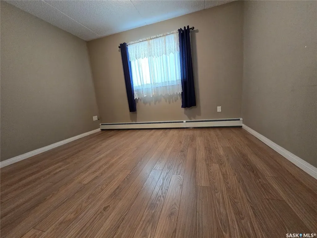 505 Bannerman Street Weyburn SK S4H 1V5