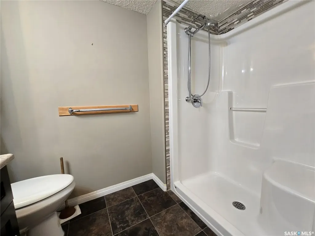 505 Bannerman Street Weyburn SK S4H 1V5