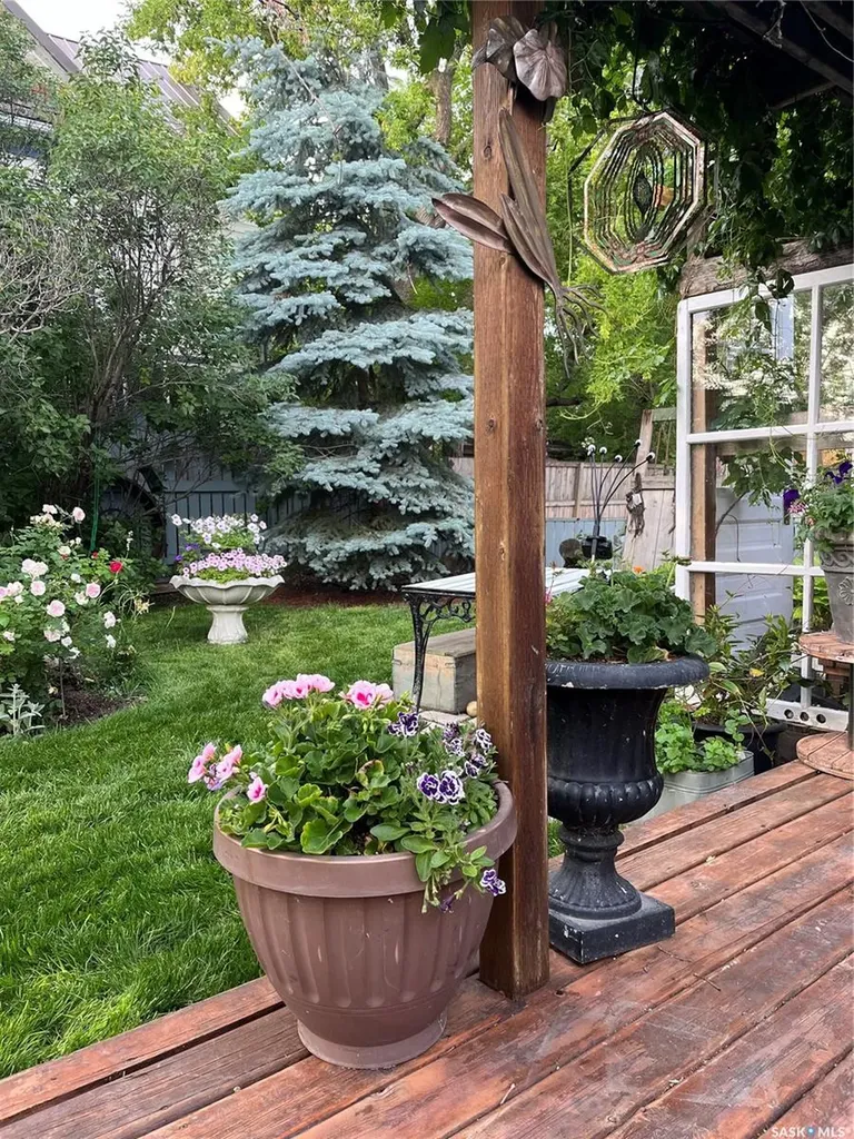 503 Bison Avenue Weyburn SK S4H 0J6