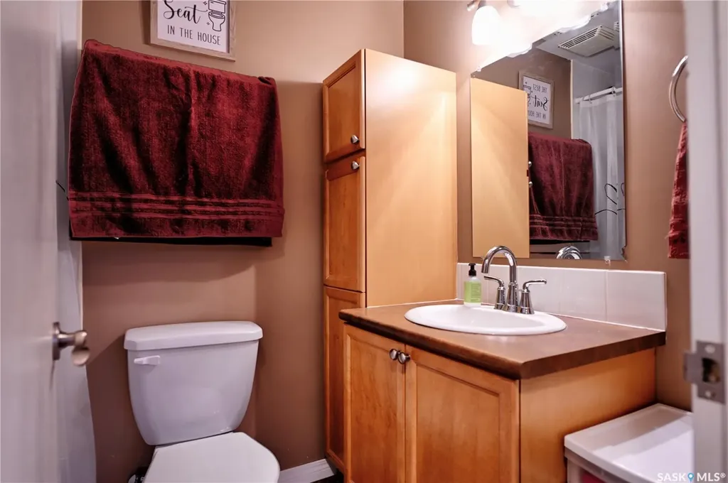 1223 7th Avenue N Saskatoon SK S7K 2W1