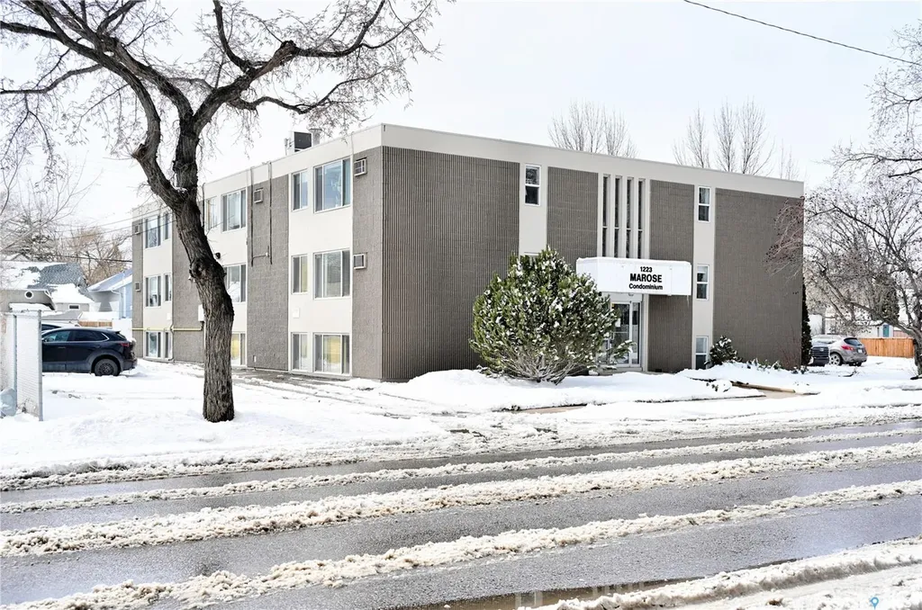 1223 7th Avenue N Saskatoon SK S7K 2W1