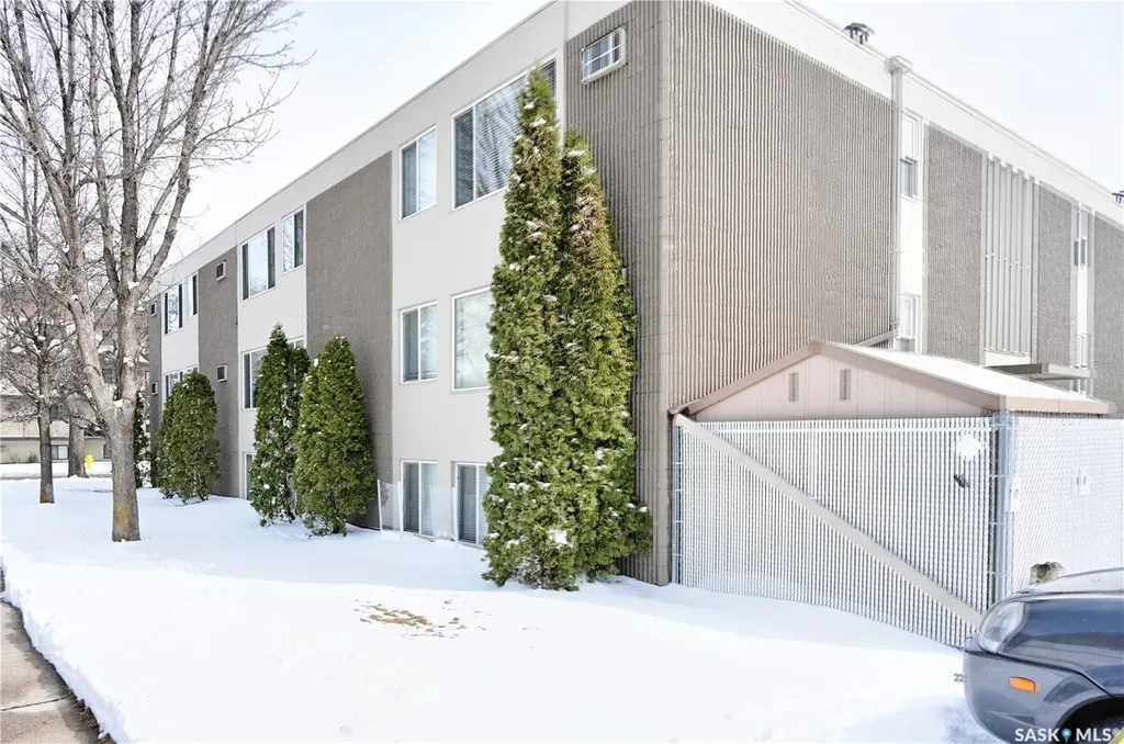 1223 7th Avenue N Saskatoon SK S7K 2W1