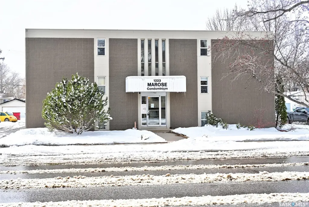 1223 7th Avenue N Saskatoon SK S7K 2W1
