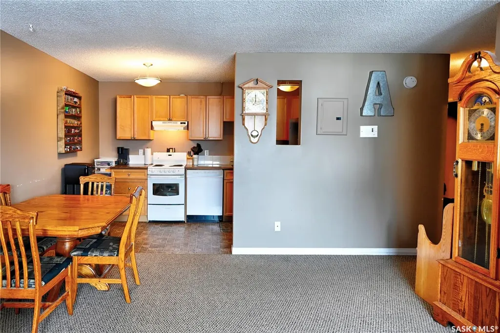 1223 7th Avenue N Saskatoon SK S7K 2W1