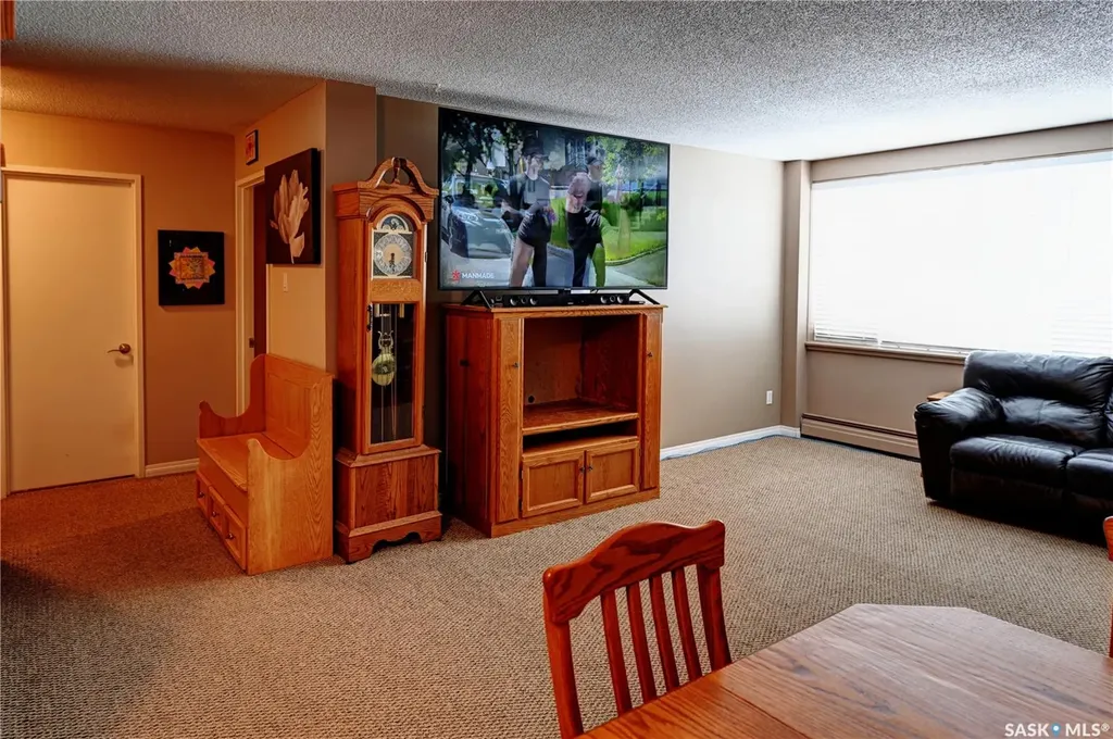 1223 7th Avenue N Saskatoon SK S7K 2W1