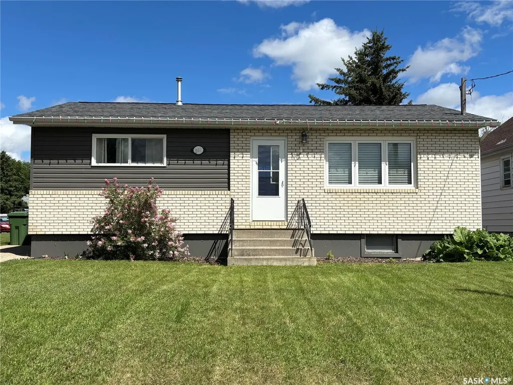 201 7th Avenue N Yorkton SK S3N 0X3