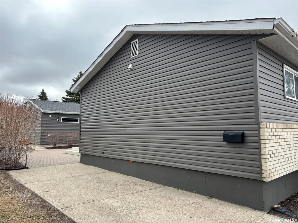 201 7th Avenue N Yorkton SK S3N 0X3