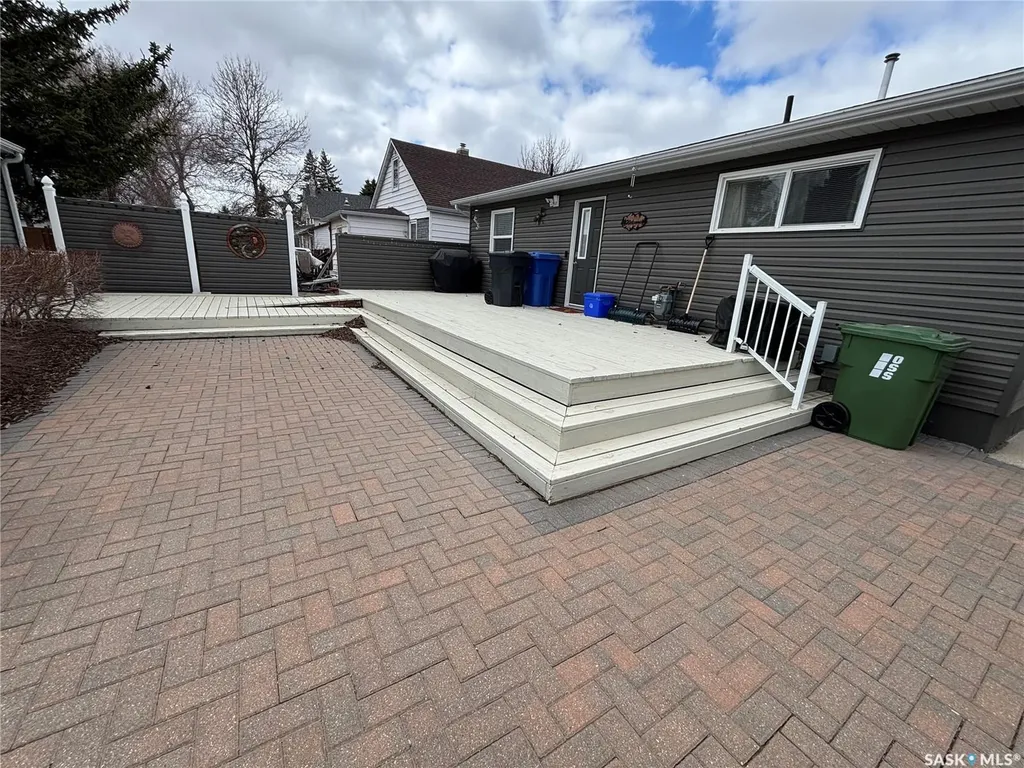 201 7th Avenue N Yorkton SK S3N 0X3