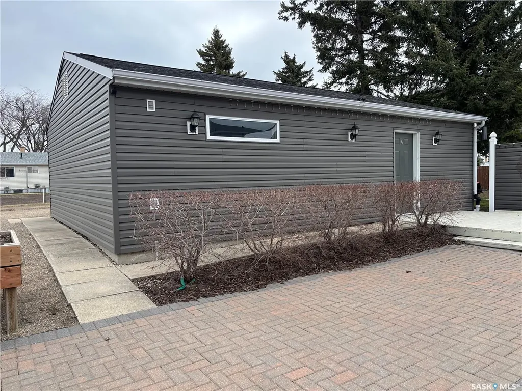 201 7th Avenue N Yorkton SK S3N 0X3