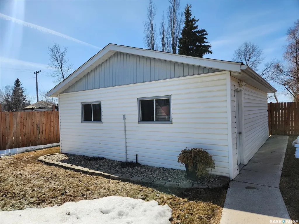 1305 95th Street Tisdale SK S0E 1T0