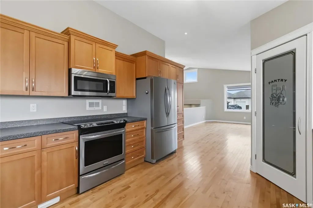 203 Kinloch Crescent Saskatoon SK S7M 2W9