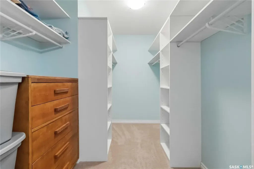 203 Kinloch Crescent Saskatoon SK S7M 2W9