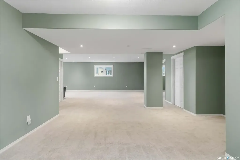 203 Kinloch Crescent Saskatoon SK S7M 2W9