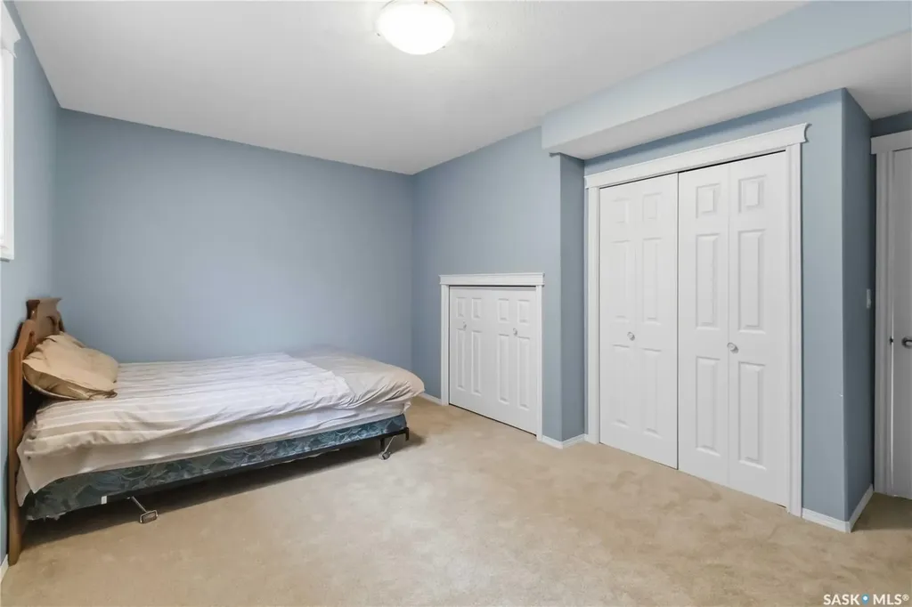 203 Kinloch Crescent Saskatoon SK S7M 2W9