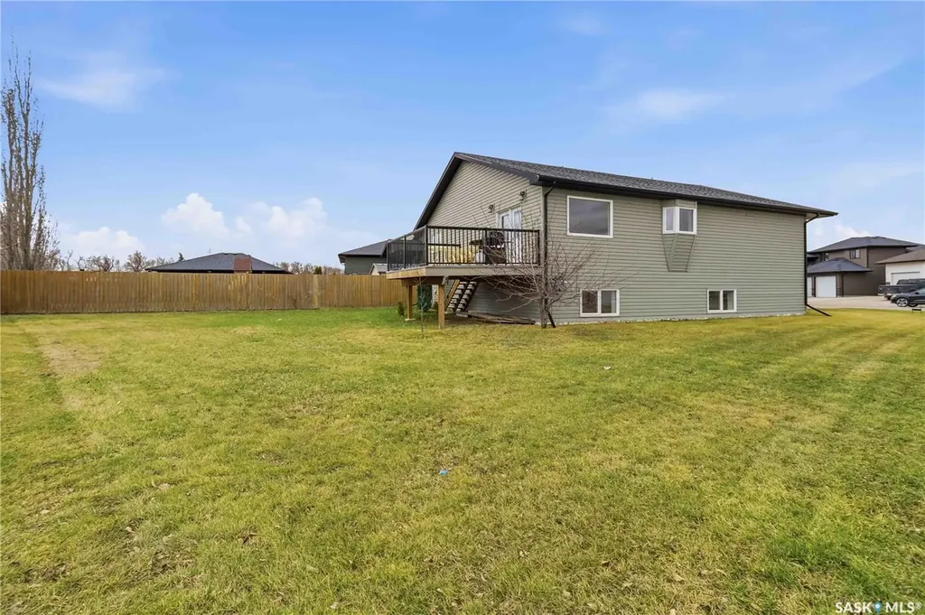 203 Kinloch Crescent Saskatoon SK S7M 2W9