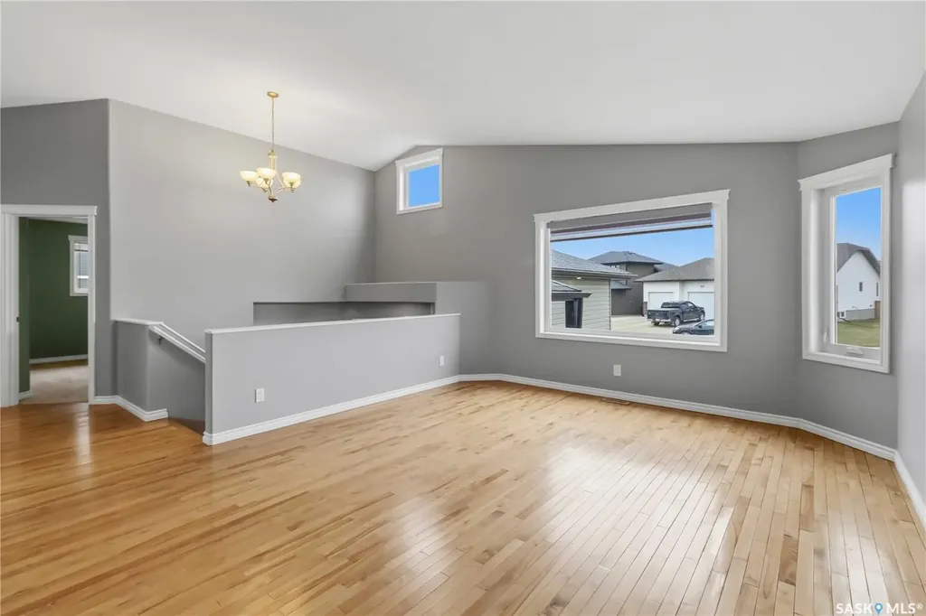 203 Kinloch Crescent Saskatoon SK S7M 2W9