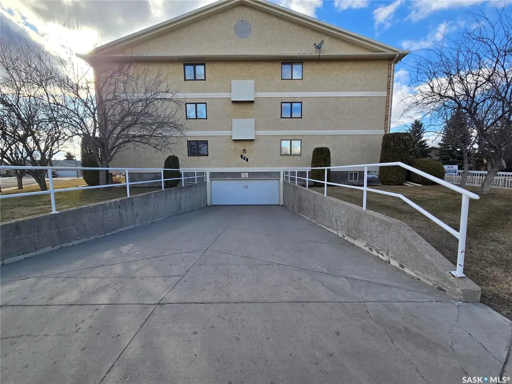 27 Erichsen Place Yorkton SK S3N 3Z6
