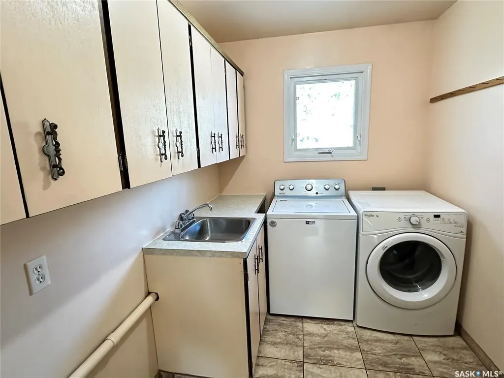44 Campbell Place Clavet SK S0K 0Y0