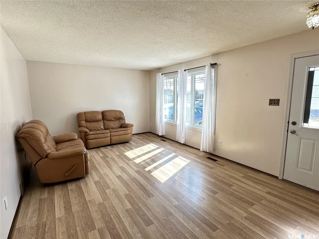 44 Campbell Place Clavet SK S0K 0Y0