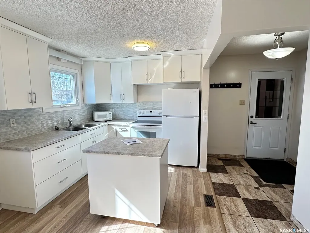 44 Campbell Place Clavet SK S0K 0Y0