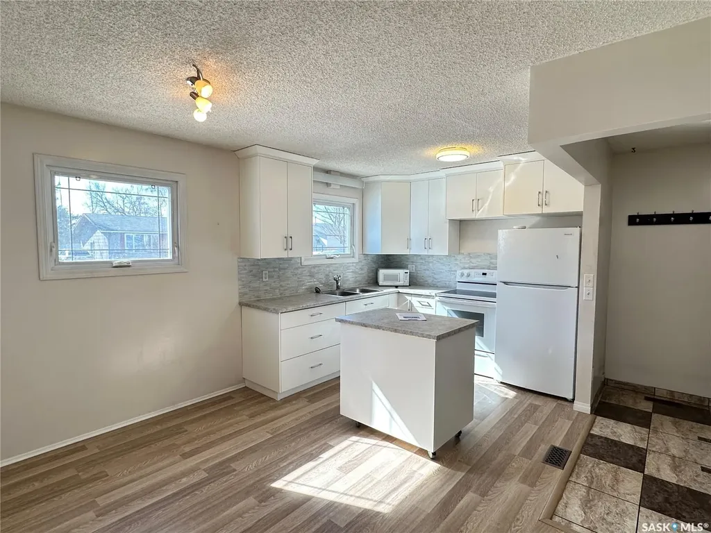 44 Campbell Place Clavet SK S0K 0Y0