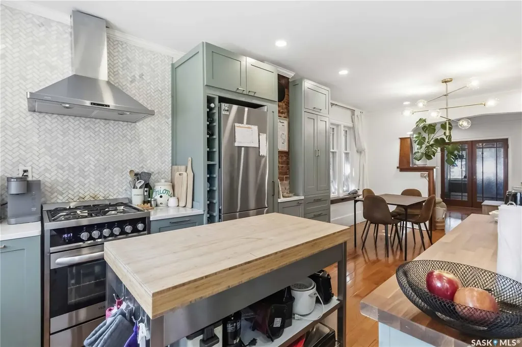 310 8th Street E Saskatoon SK S7H 0P5