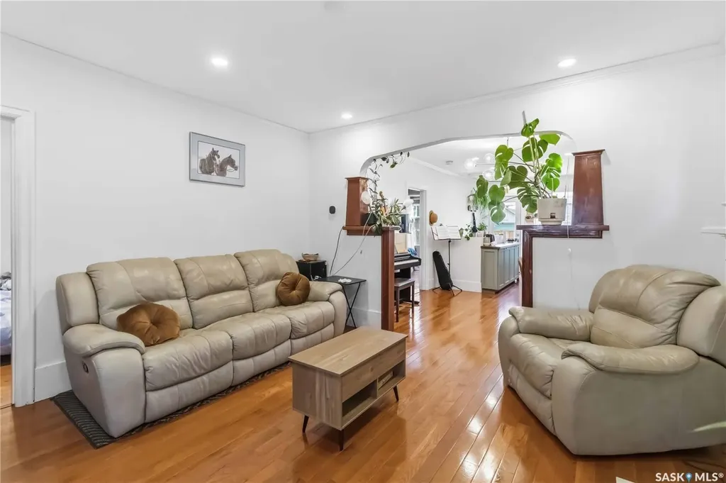310 8th Street E Saskatoon SK S7H 0P5