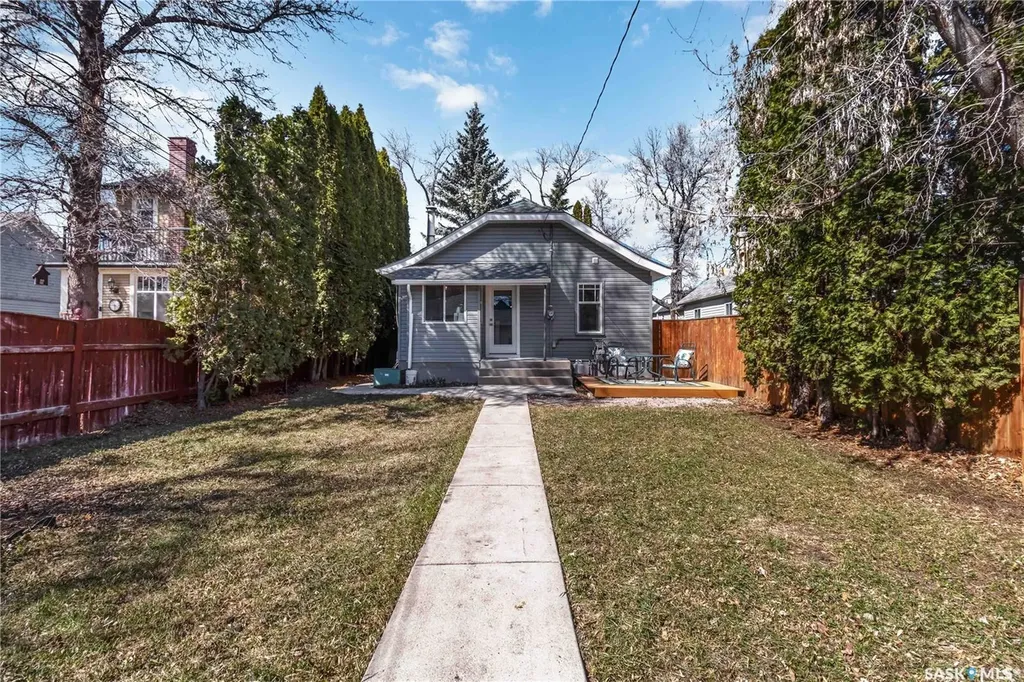 310 8th Street E Saskatoon SK S7H 0P5