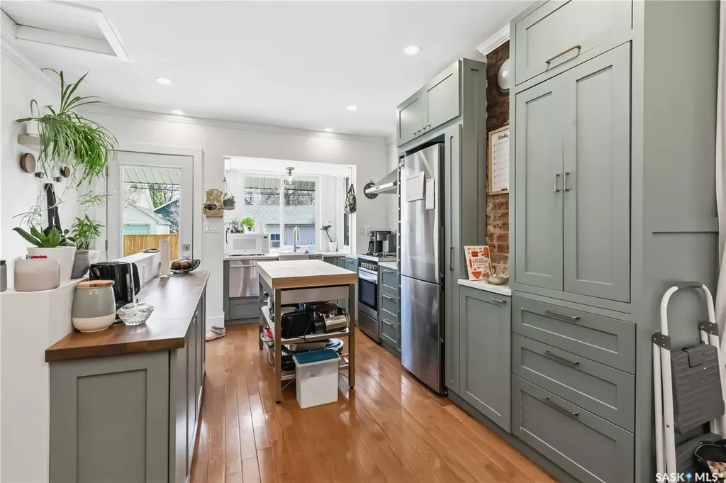 310 8th Street E Saskatoon SK S7H 0P5