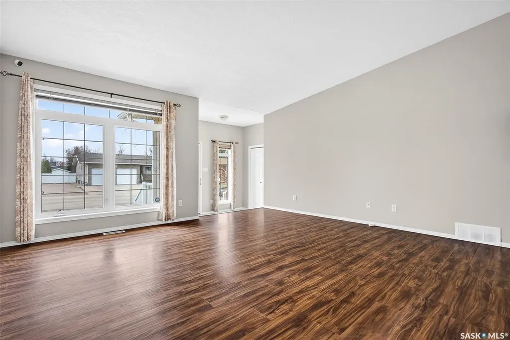 16 Flax Road Moose Jaw SK S6J 1G3