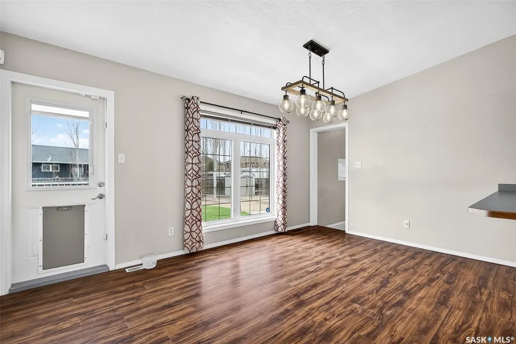 16 Flax Road Moose Jaw SK S6J 1G3