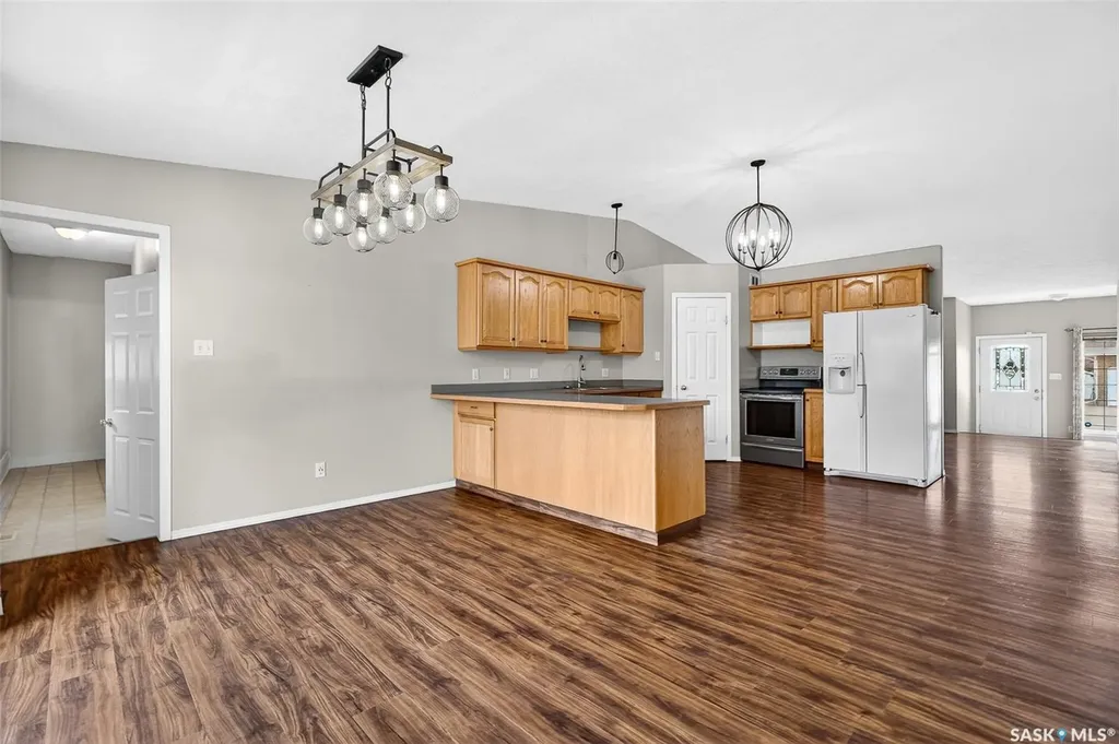 16 Flax Road Moose Jaw SK S6J 1G3