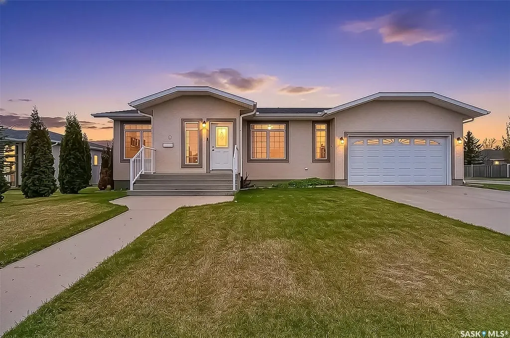 16 Flax Road Moose Jaw SK S6J 1G3