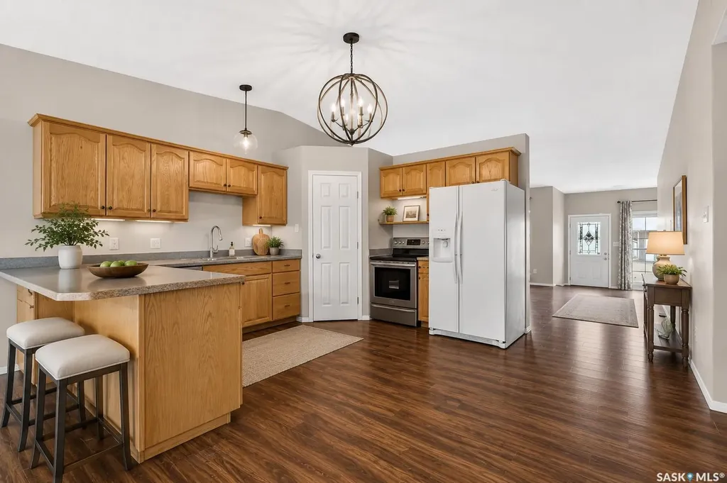 16 Flax Road Moose Jaw SK S6J 1G3