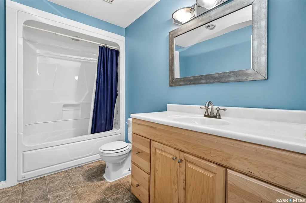 16 Flax Road Moose Jaw SK S6J 1G3